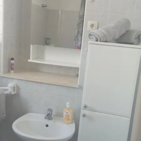Gest House Roberto Σπλιτ